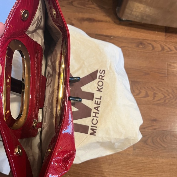 Michael Kors Vintage Red Patent Leather Purse Bag Clutch Gold Accents Rare - Picture 7 of 11